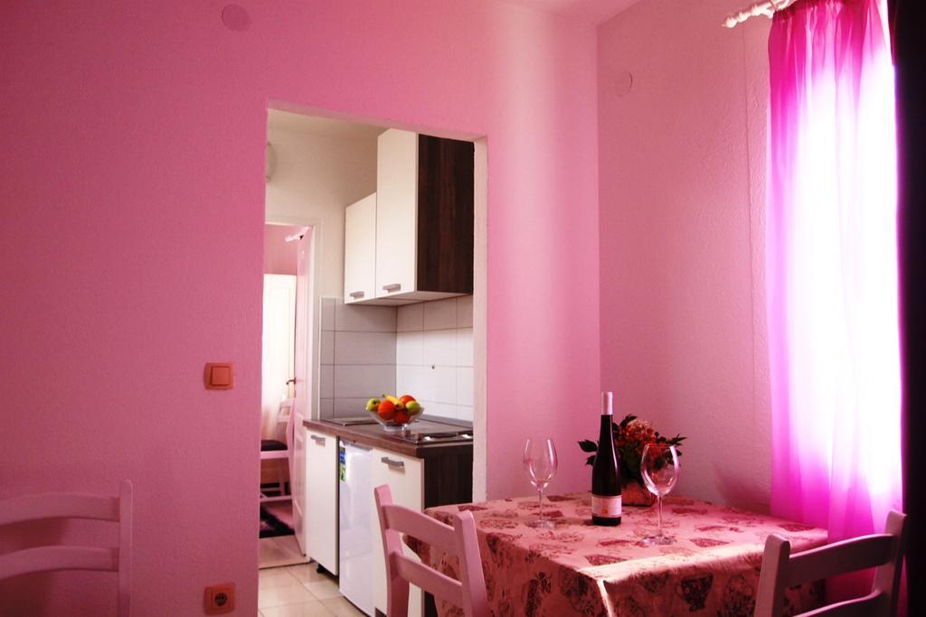 Apartment Old Town マカルスカ 部屋 写真